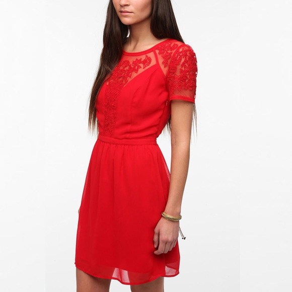 ❤️Kimchi Blue Emma Crepe Dress❤️ - Picture 1 of 4